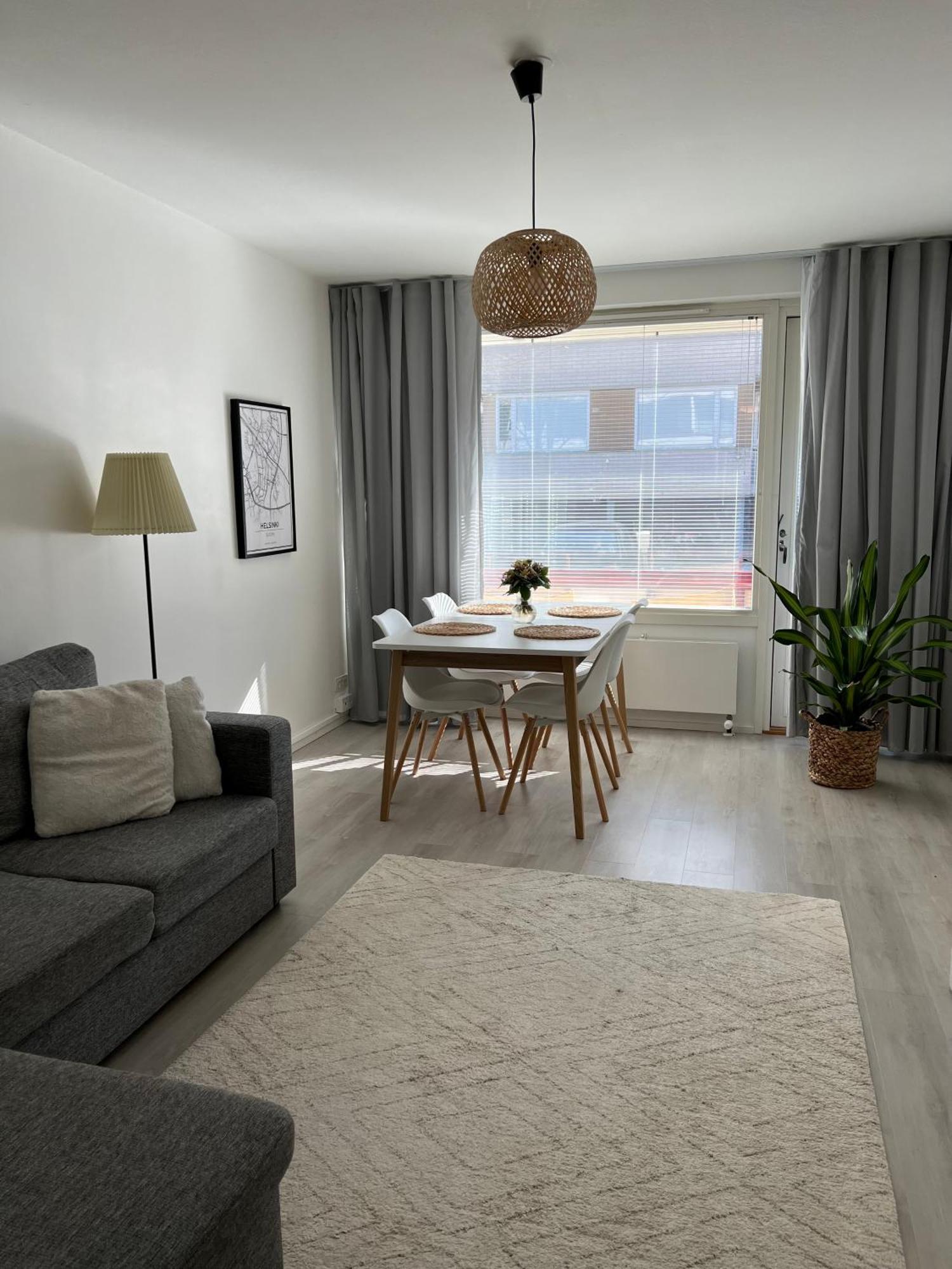 Kaksio Helsingissae Omalla Parkkipaikalla Appartement